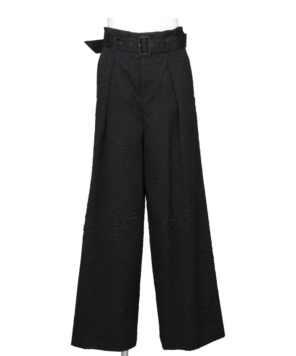 SHRINK QUILTING BELTED TUCK TROUSERS