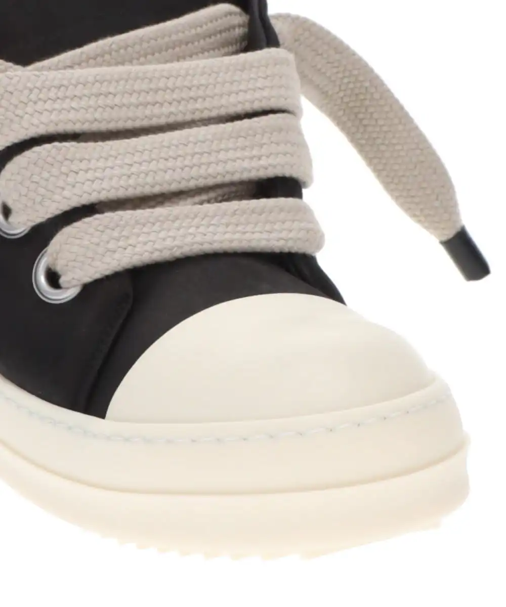 JUMBO LACED PADDED LOW SNEAKS