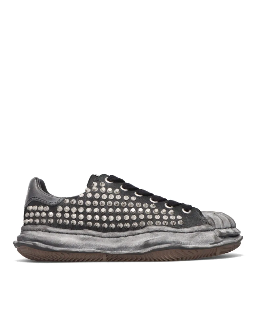 BLAKEY/ORIGINAL SOLE STUDDED CANVAS LOW-TOP SNEAKER