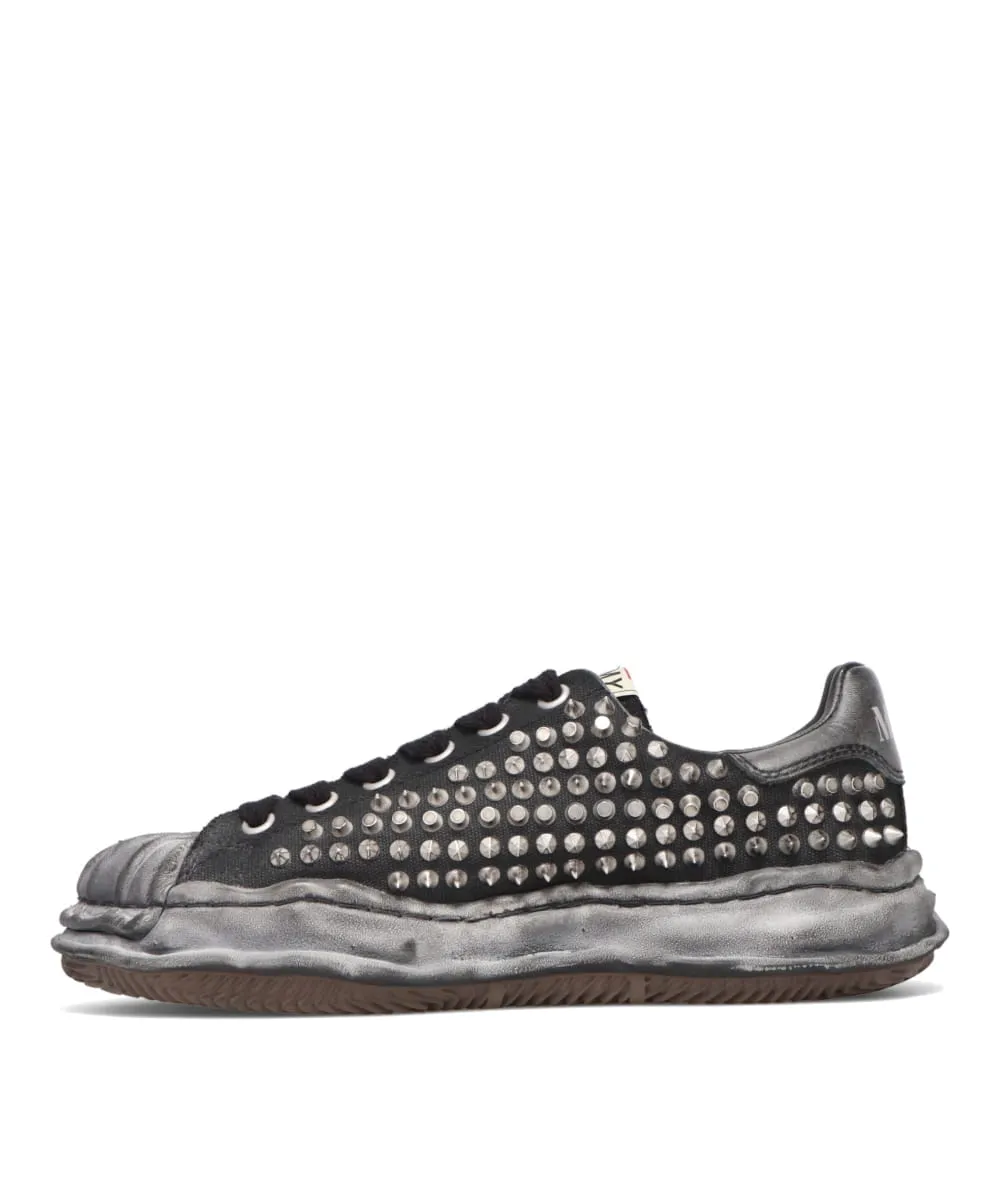 BLAKEY/ORIGINAL SOLE STUDDED CANVAS LOW-TOP SNEAKER