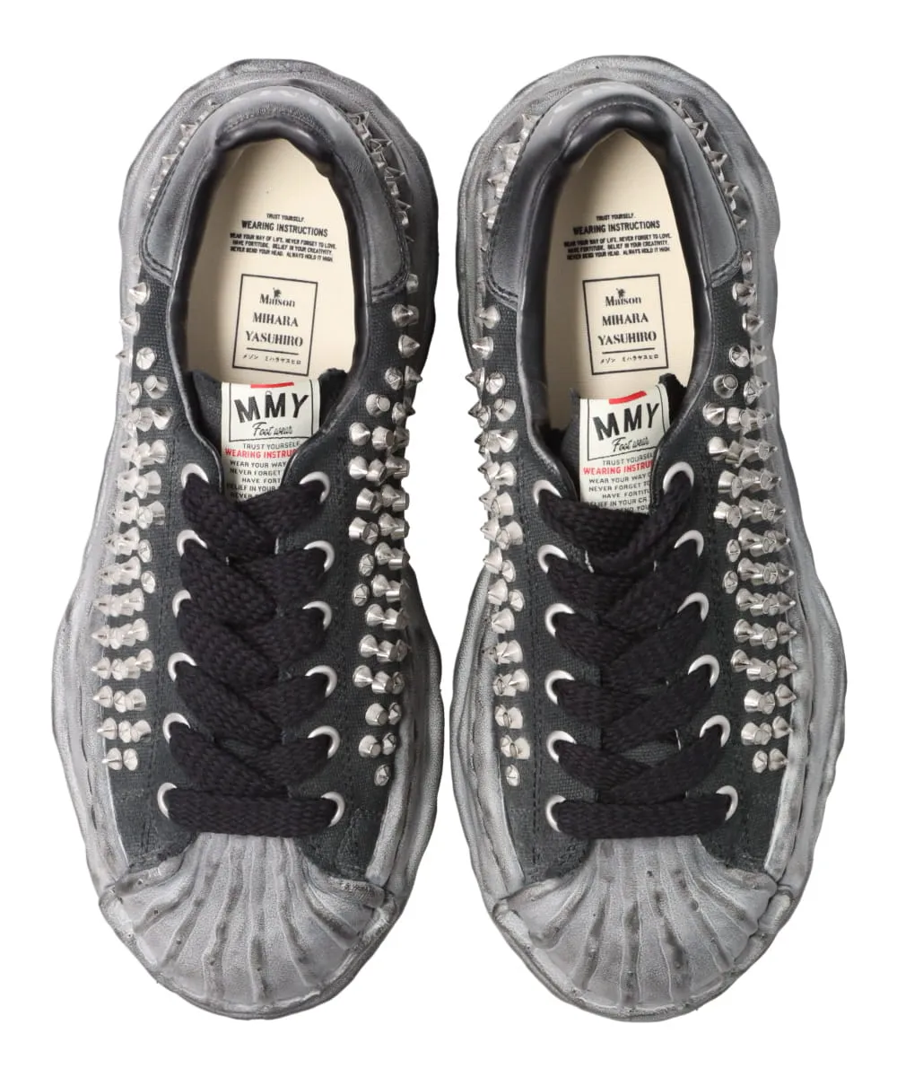 BLAKEY/ORIGINAL SOLE STUDDED CANVAS LOW-TOP SNEAKER