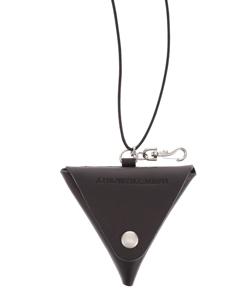 LEATHER TRIANGLE COIN CASE