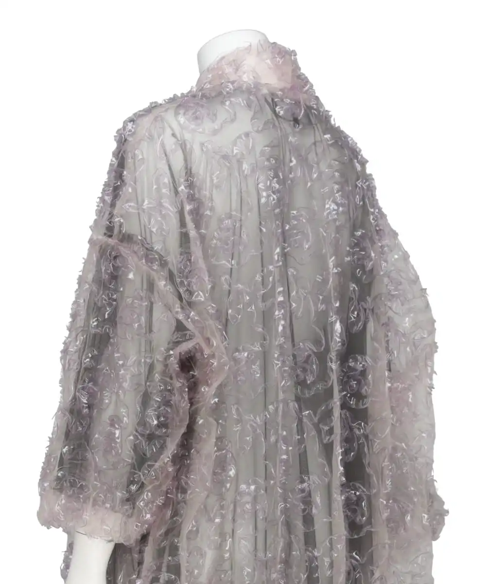 INVISIBLE FLOWER EMBROIDERY COAT