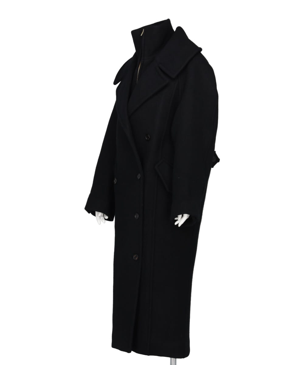 OVERSIZED COAT WITH DETACHABLE COLLAR