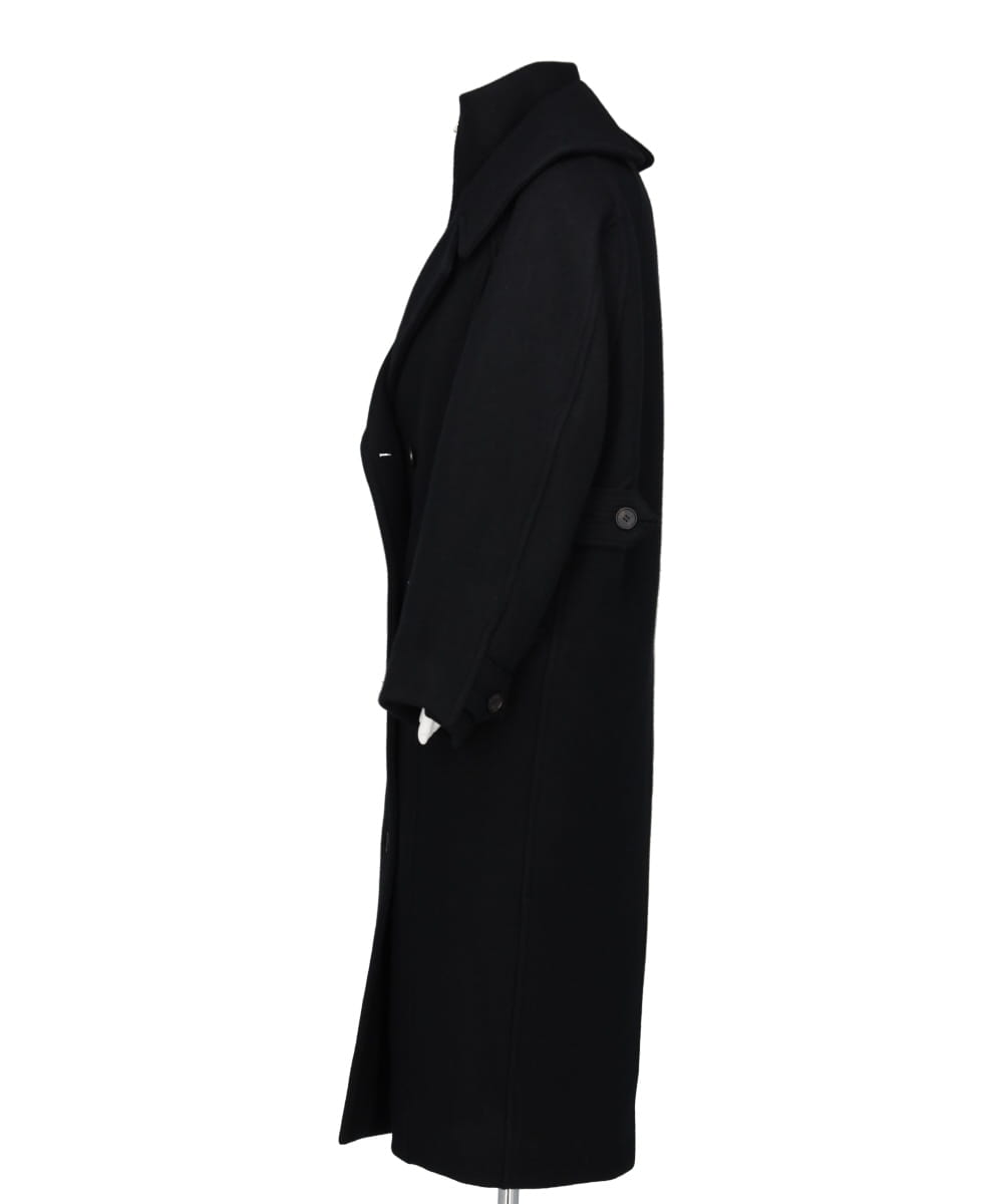 OVERSIZED COAT WITH DETACHABLE COLLAR