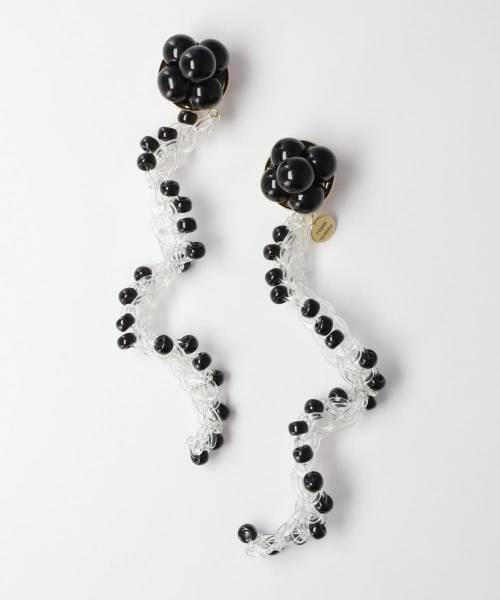 CLEAR YARN EARRING